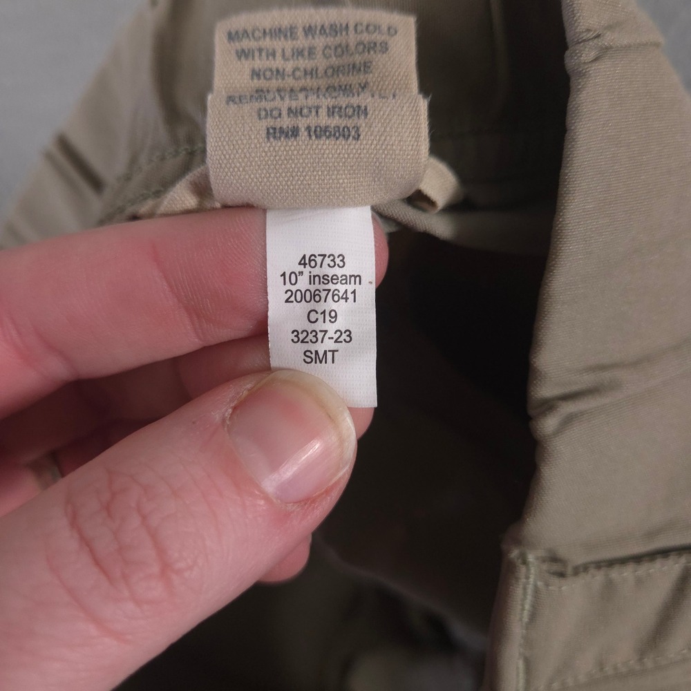 Duluth Trading Co Shorts Womens 8 Tan Dry on the Fly Cargo Stretch Hiking 10" - Picture 7 of 9